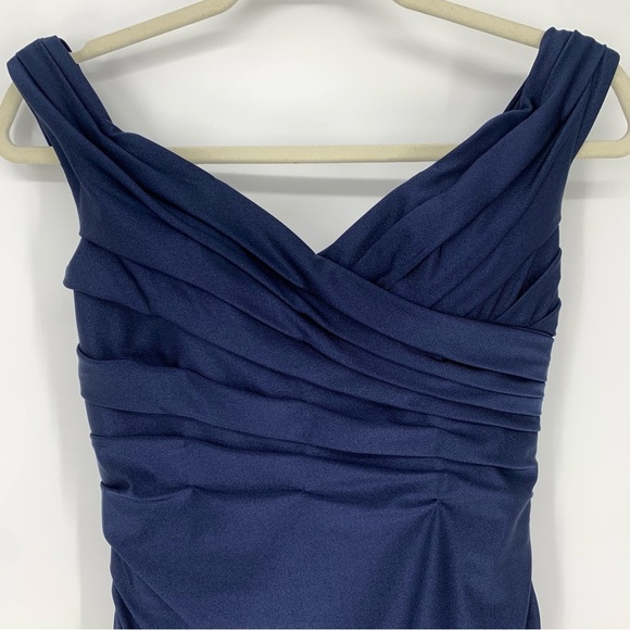 La Femme Navy Ruched Off the Shoulder Formal Gown Size 4 - Picture 4 of 7
